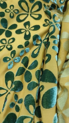 طرح گل پارچه مخملی کره ای 140 گرمی برای روسری زنانه